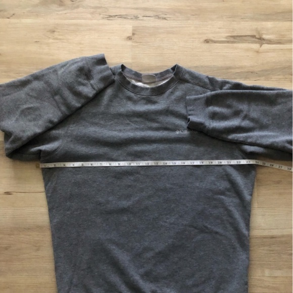 Columbia Grey Lightweight Stretchy Sweater - Picture 5 of 7